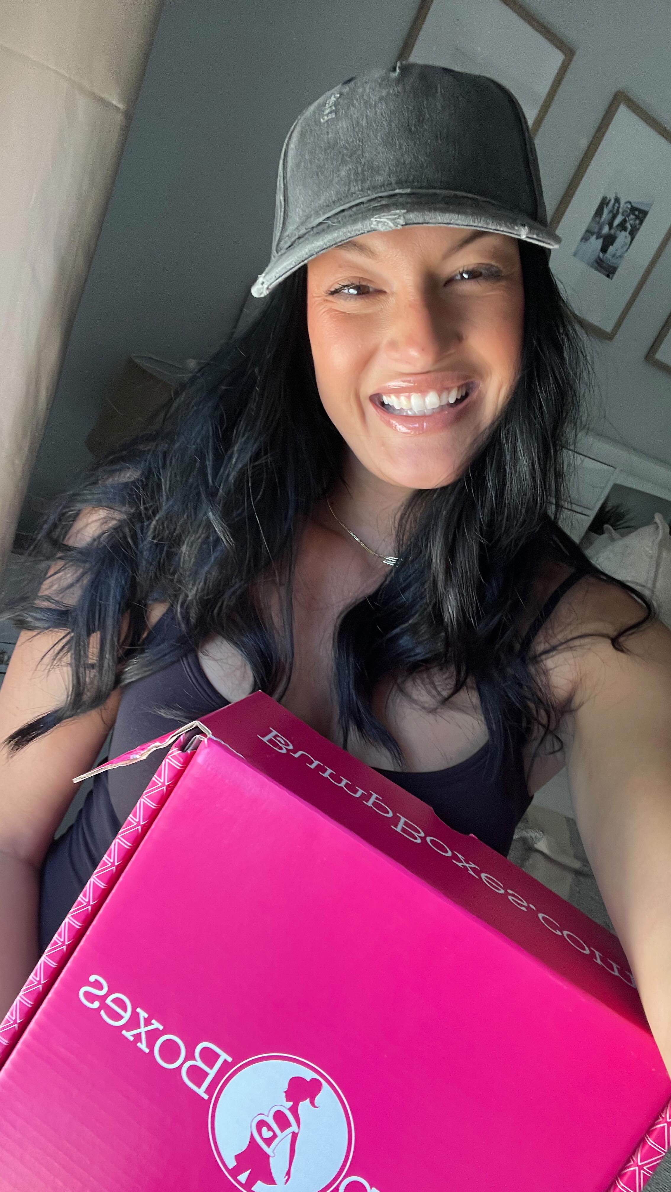 Instagram post by @hannahfhill_ for Bump Boxes. Caption reads: Treat yourselves mamas!! Surprises for YOU and....