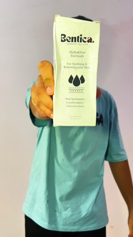 Instagram post by @fitt.rehannn for Bentica Skincare. Caption reads: Bentica Hydroglow facewash🫶🏻 . . . .#skin #reels....