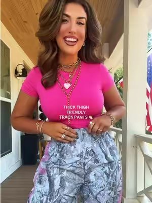 TikTok post by @kaitilyndecker for WKND Chasers. Caption reads: [...] #midsizefashion #trendymomstyle @WKND....