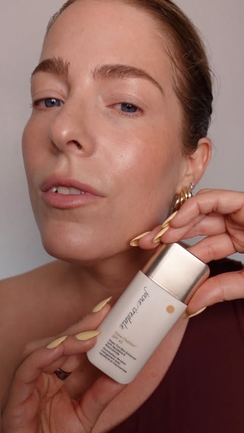 Instagram post by @alwaysplayingwithmakeup for jane iredale. Caption reads: [...] SPF 40 Sheer Tint Skin Enhancer from....