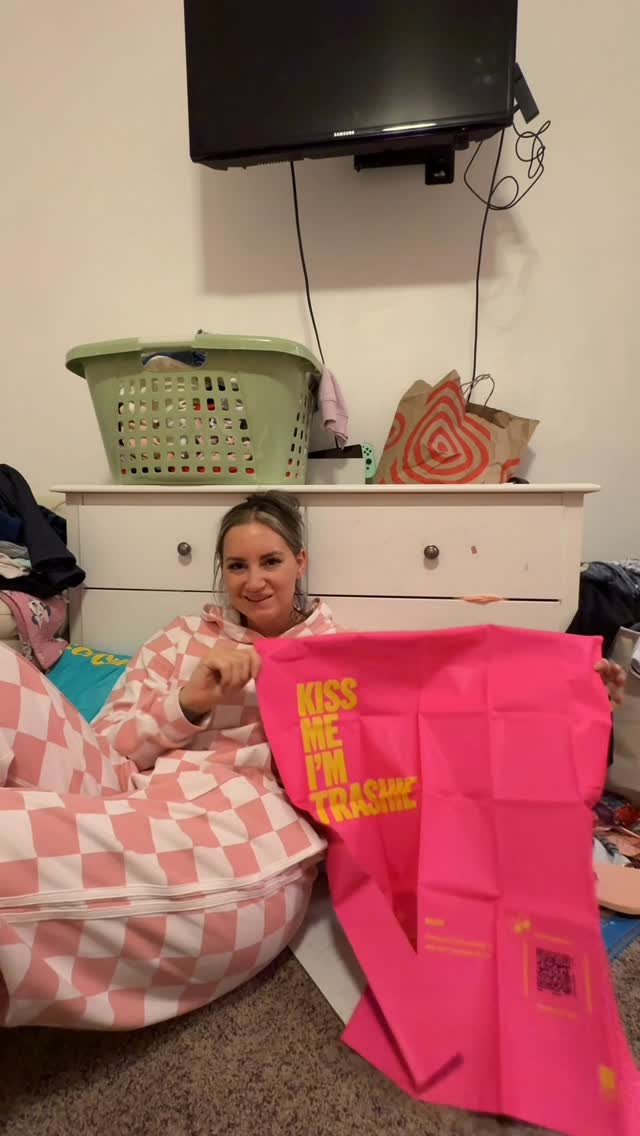 Instagram post by @chevoneco for Trashie. Caption reads: [...] overwhelmed by clutter? I started using....