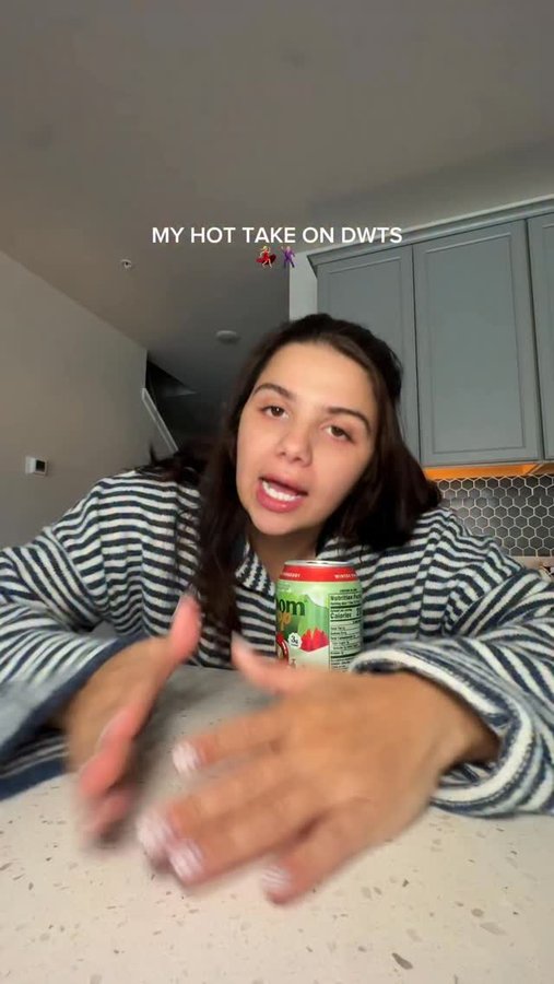 Instagram post by @candacenysm for Bloom Nutrition. Caption reads: What are yalls thoughts?! #bloompartner....