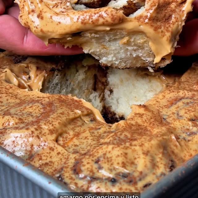 Instagram post by @donsacoroto for Jumbo. Caption reads: Cinnamon rolls de tiramisú 

Primera vez que....