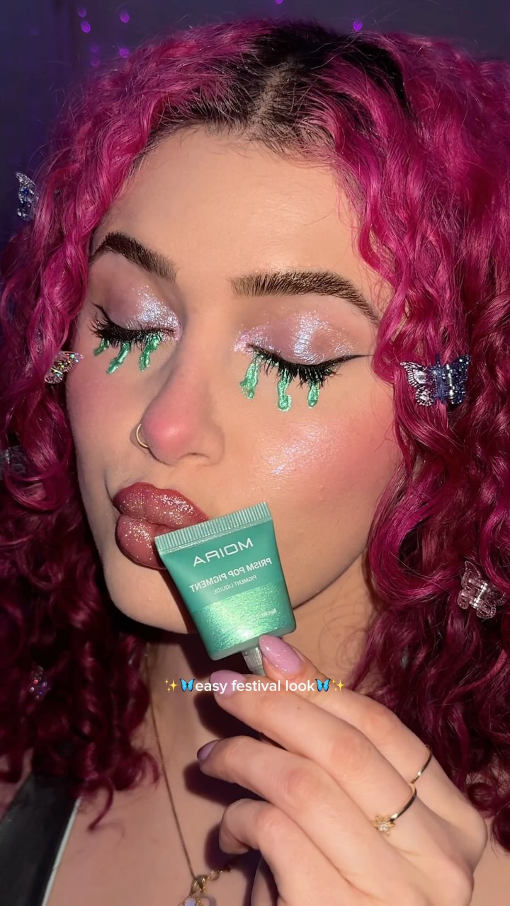 Instagram post by @theprincessdiariez_ for MOIRA BEAUTY. Caption reads: who doesn't love a lil glitter tear🦋✨....