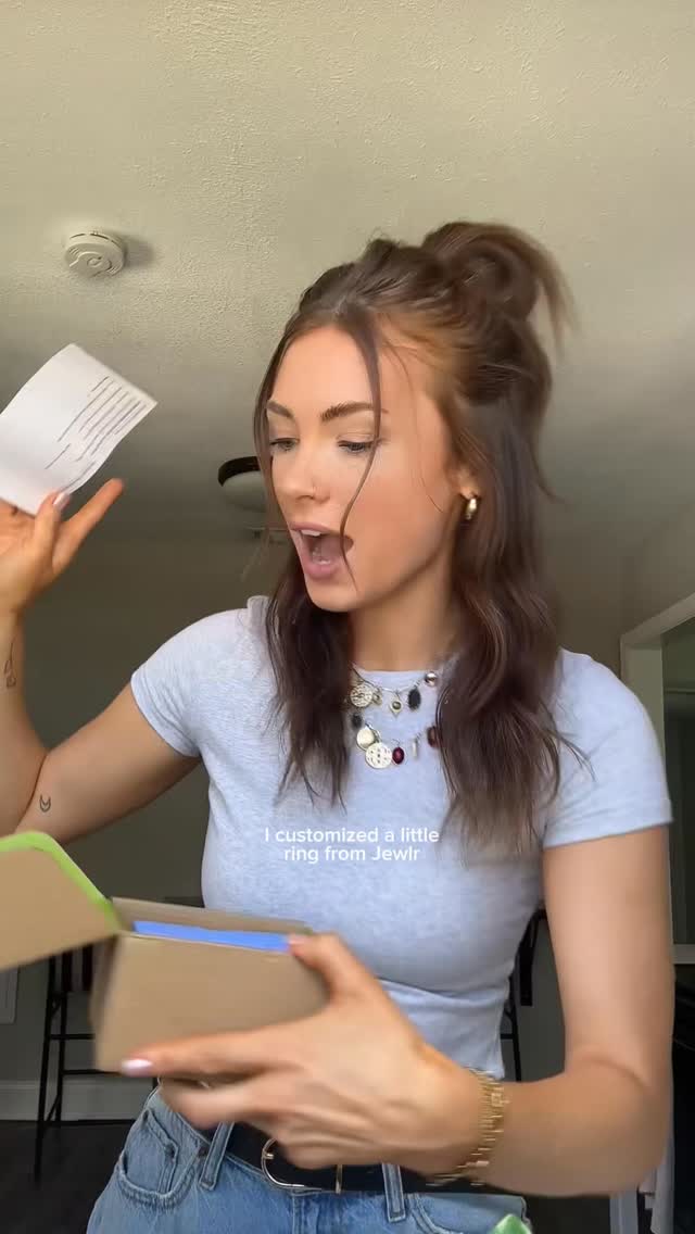 Instagram post by @londonchandler for Jewlr. Caption reads: building a timeless jewelry collection one piece....