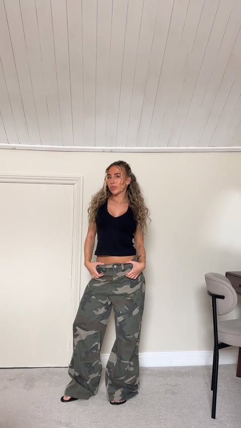 Instagram post by @molly_mccrickard for DAZY FASHION. Caption reads: Casuals @sheinofficial #ad @shein_gb @muserastore....