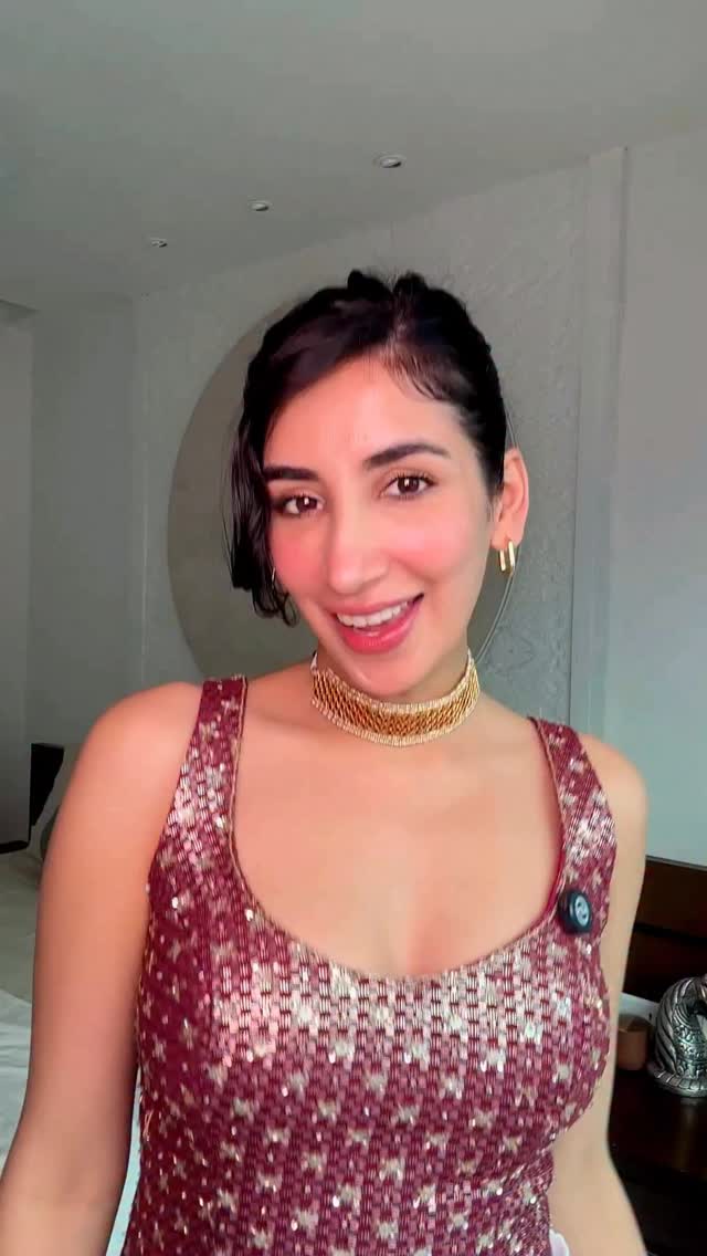 Instagram post by @gulati06 for Aqualens. Caption reads: A pop of colour for my festive Brunch ✨

#lenses....