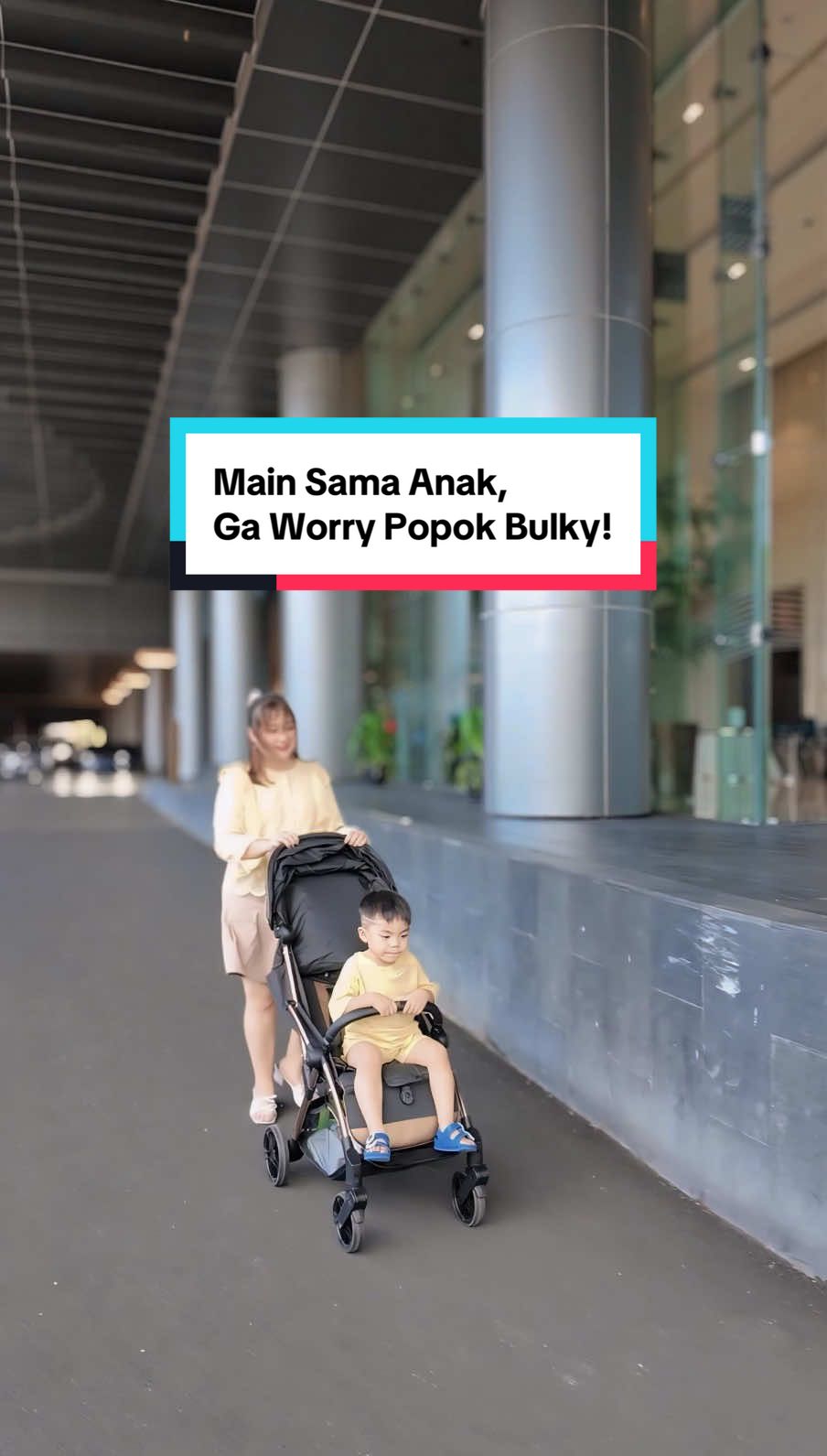 TikTok post by @the.liztagram for MamyPoko. Caption reads: Selalu pilih MamyPoko Xtra Kering karena nyaman....