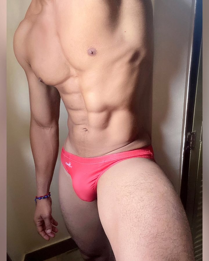 Instagram post by @roimoss for ThePack Underwear. Caption reads: GM 🌤️.