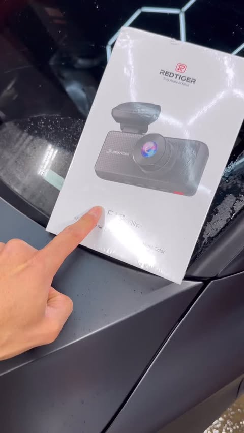 Instagram post by @zayyxclusive for REDTIGER. Caption reads: [...] link in my bio
Use code: zayyxclusive....