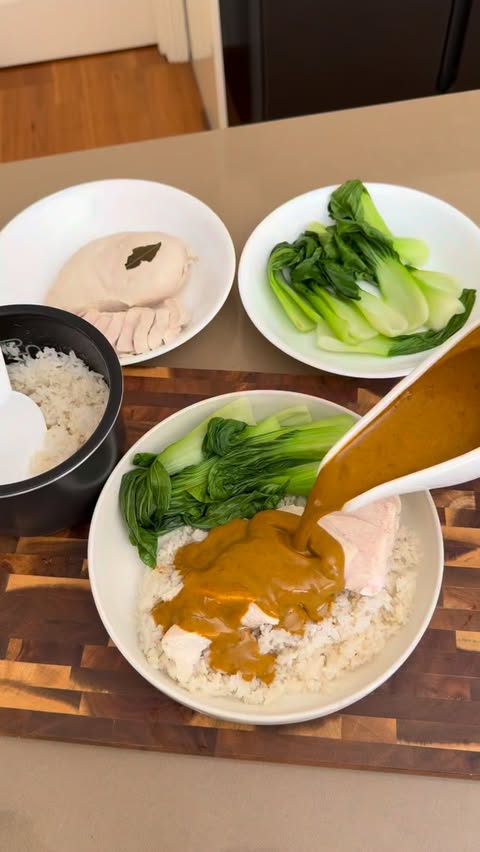 Instagram post by @julzhealth for ShopBack. Caption reads: [...] WITH CURRY SAUCE ps. remember to use....