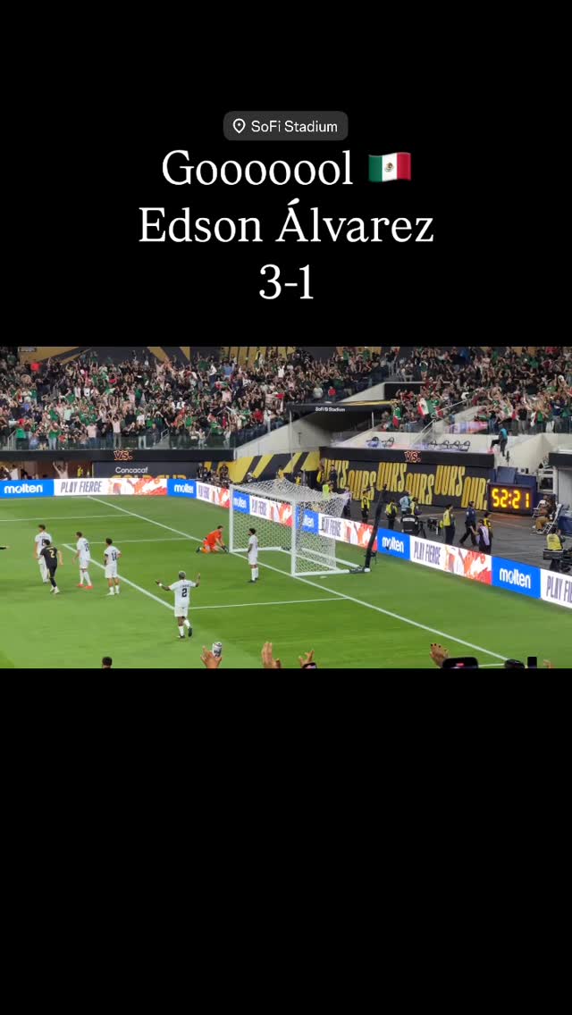 Instagram post by @camiladelamora for Caliente.mx. Caption reads: Otra vez 👀🤩 GOOOOOOOOL DE @miseleccionmx....