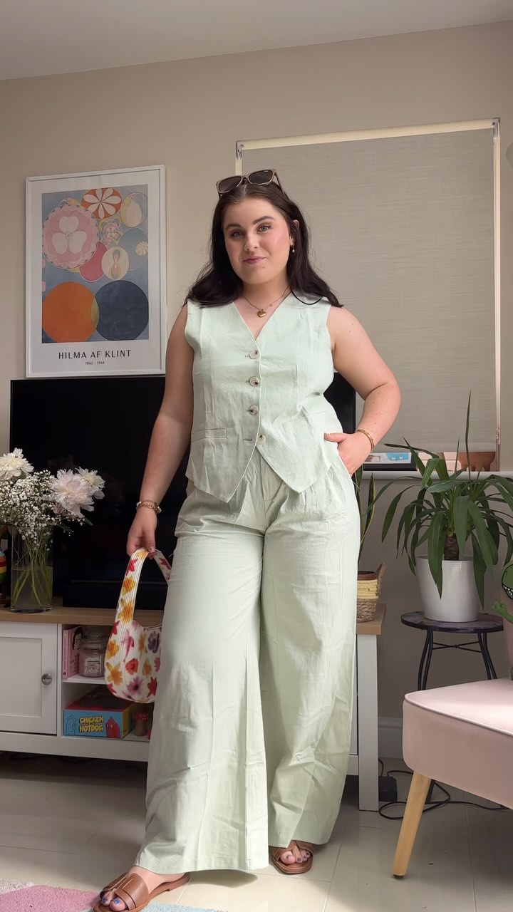Instagram post by @itsabinunn for KATCH ME. Caption reads: my first waistcoat co ord and I LOVE IT....