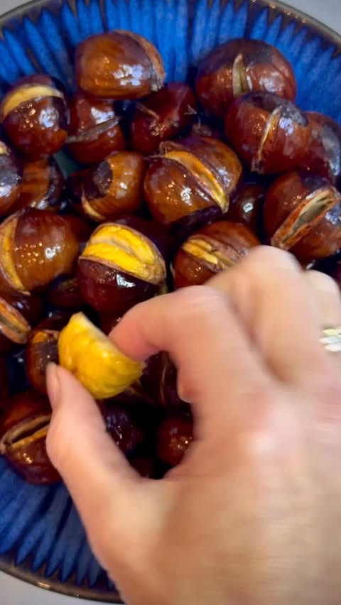 Instagram post by @workingmumskitchen for Swan Brand. Caption reads: I remember as a little girl, my mum used to roast....