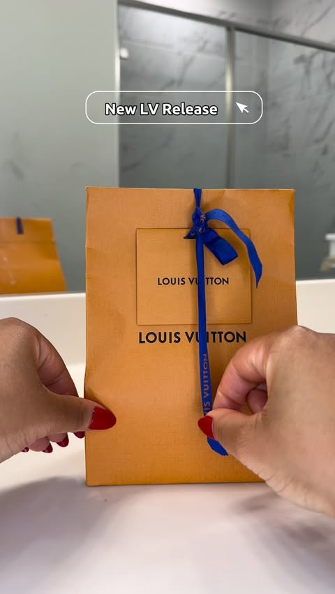Instagram post by @maka_gini for Louis Vuitton. Caption reads: [...] soon! 🥰

#ambrelevant #louısvuıtton....