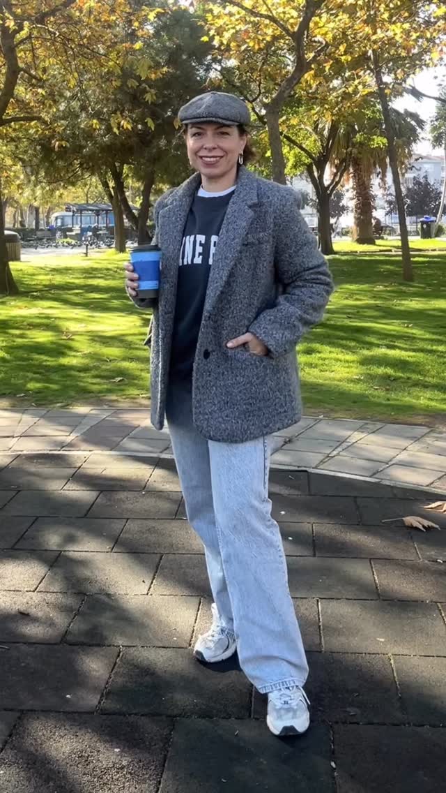 Instagram post by @asliozylmz for New Balance. Caption reads: 30 days of Autumn outfits challenge / Day 22....