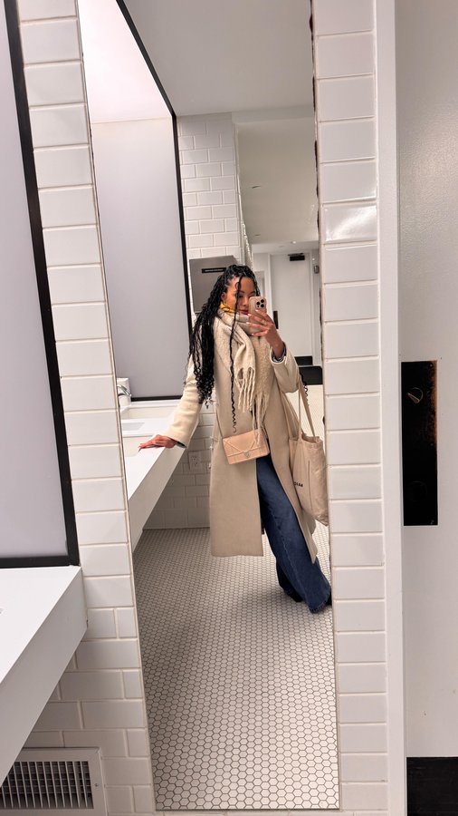 Instagram post by @msmabelmartinez for 260 Sample Sale. Caption reads: [...] day to check out the #Beautyspace....