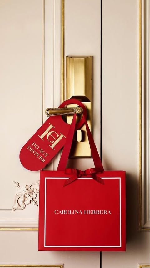 Instagram post by @msosahutz for Carolina Herrera. Caption reads: [...] shines differently at Christmas....