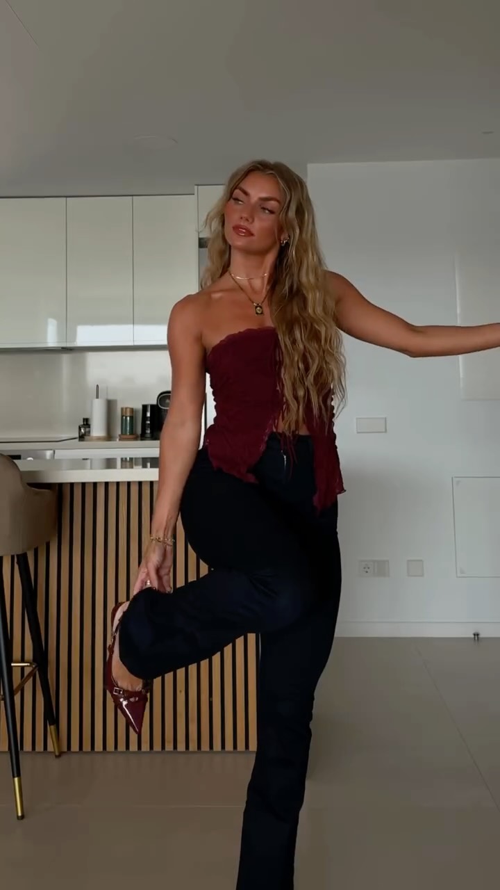 Instagram post by @trine__lauridsen for FITJEANS