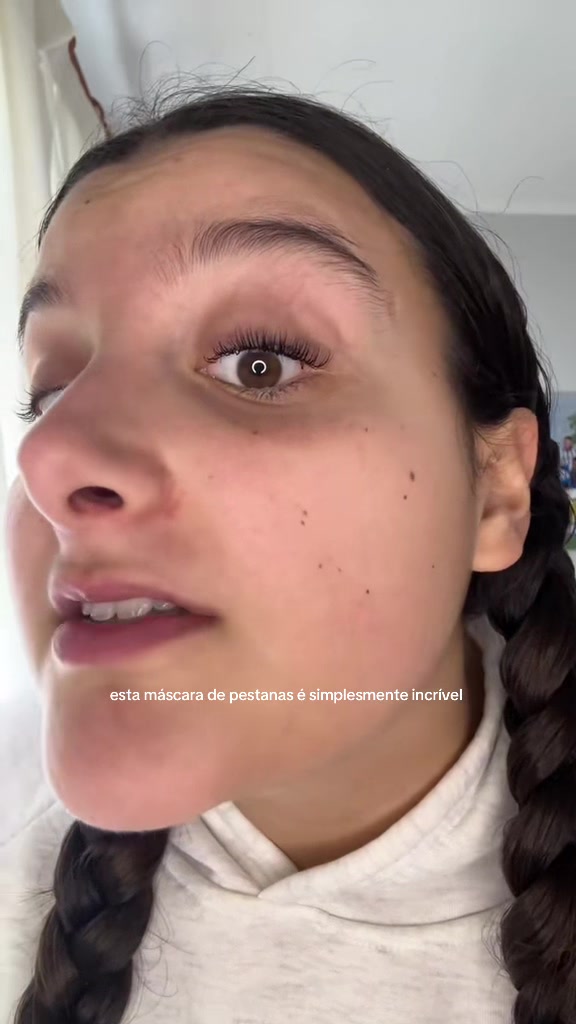 TikTok post by @luaanamoreiraaa for Maybelline New York PH. Caption reads: [...] amo esta máscara de pestanas da @Maybelline....