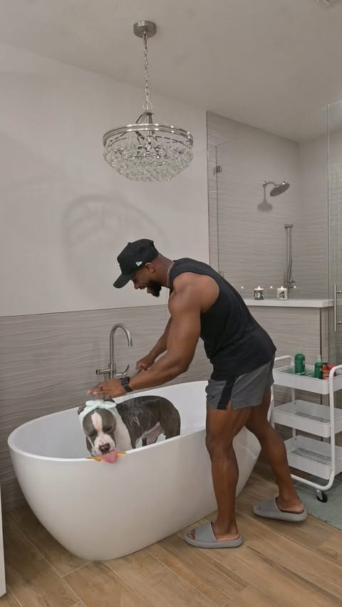 Instagram post by @jarellcarter for Earth Rated. Caption reads: [...] bath time!! 1. Peanut butter 2. @earthrated....