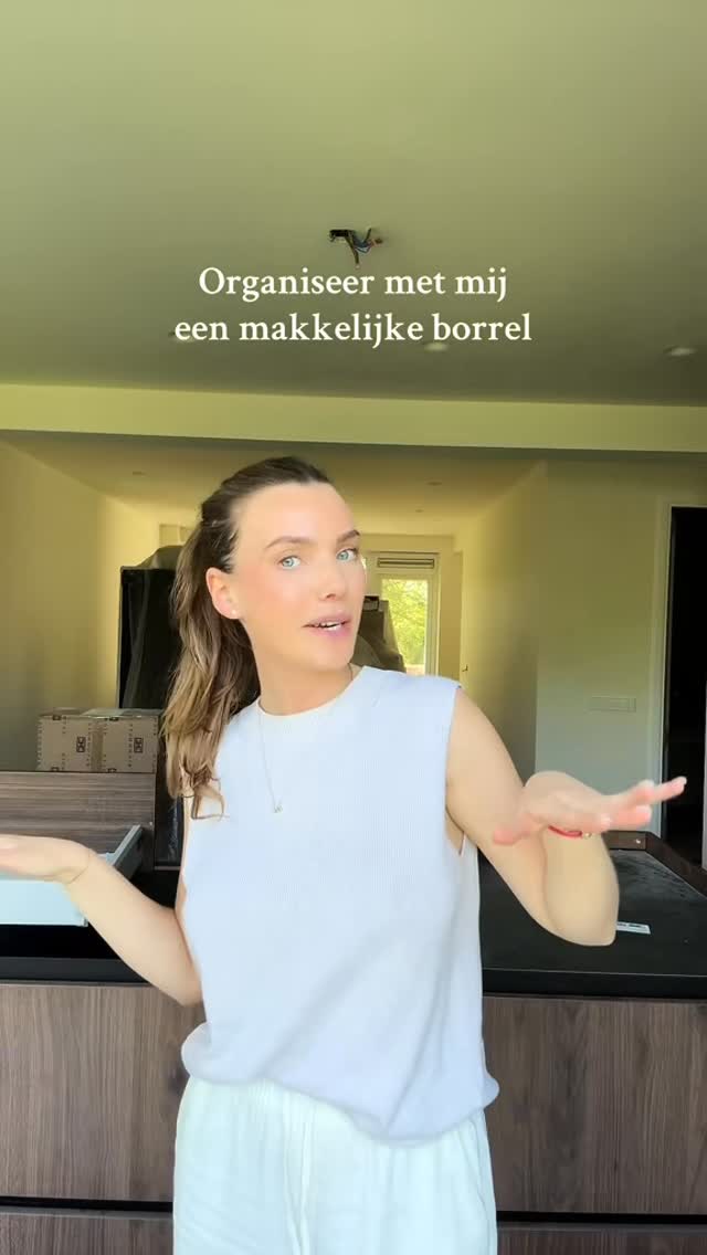 Instagram post by @beryl.vandrongelen for Parfumado. Caption reads: Lekker borrelen met vrienden? 🥂🧀 Goede vibes,....