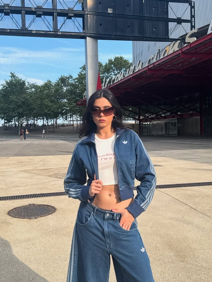 Instagram post by @chiaraoliver for Estrella Damm. Caption reads: primavera sound viendo a mis artistas....