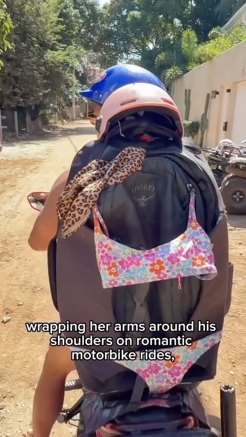 Instagram post by @daisystraveldiaries for Osprey Packs. Caption reads: Did you know @ospreypacks have a 30 year warranty?....