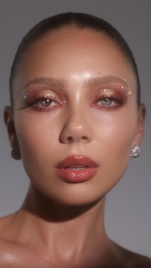 Instagram post by @shari.mua for NABLA Cosmetics. Caption reads: [...] #makeup by me using a full face of....
