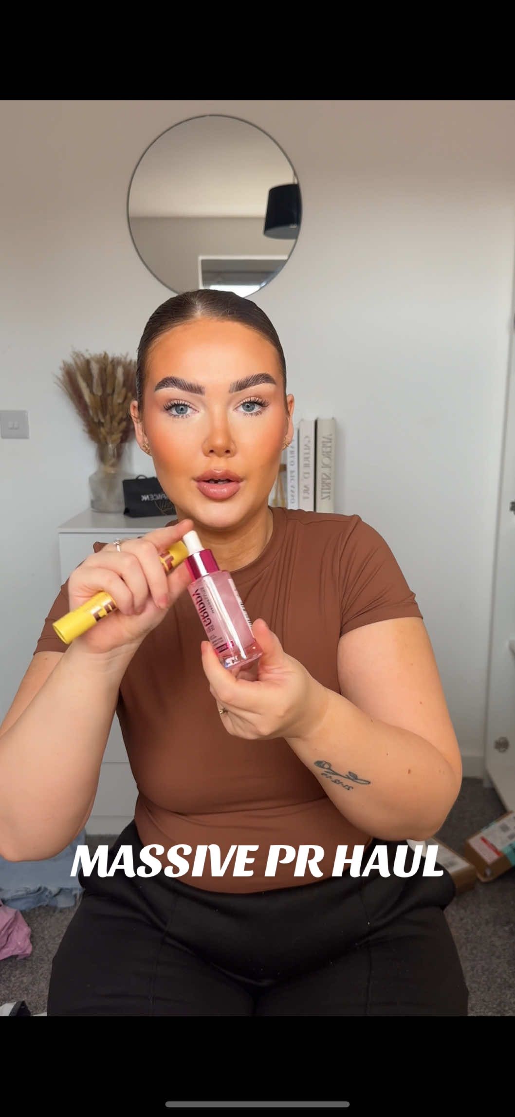 TikTok post by @niamxo for Skinny Tan. Caption reads: What, how and when is this even my life ??🥺....