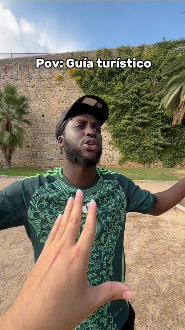 Instagram post by @byansuu for Herboxa. Caption reads: Guía turístico #herboxa.