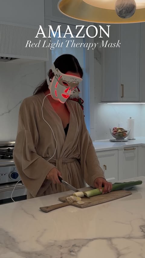 Instagram post by @stephrahme for RENPHO. Caption reads: Comment MASK for the link! 🔗 Only 10 minutes a....