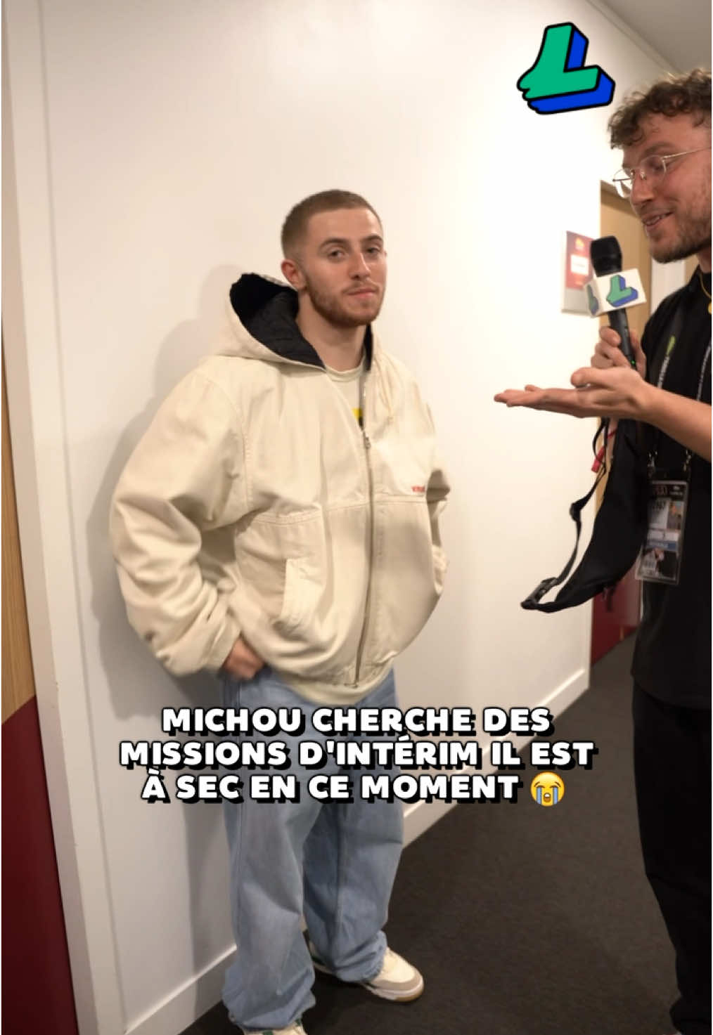 TikTok post by @lacremtiktok for Deezer. Caption reads: 🚨POUR GAGNER LA SACOCHE, QUI COMPREND 👇 - 1 an....