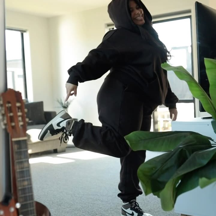 Instagram post by @aaliyahlupeamanu for Hine Collection. Caption reads: [...] AALIYAH20 to get yours today 😍....