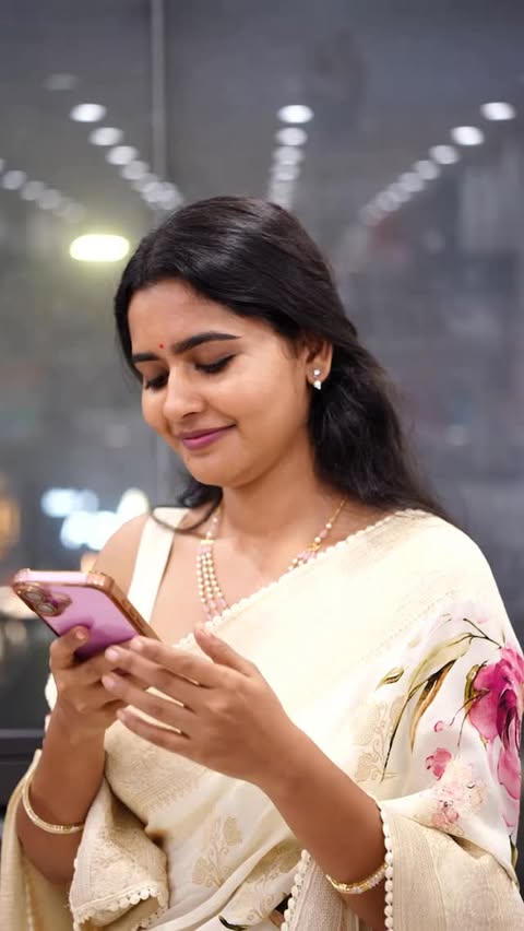Instagram post by @deepabalu__official for Sathya Retail. Caption reads: [...] #vivov70fe #vivoindia #sathyaretail....
