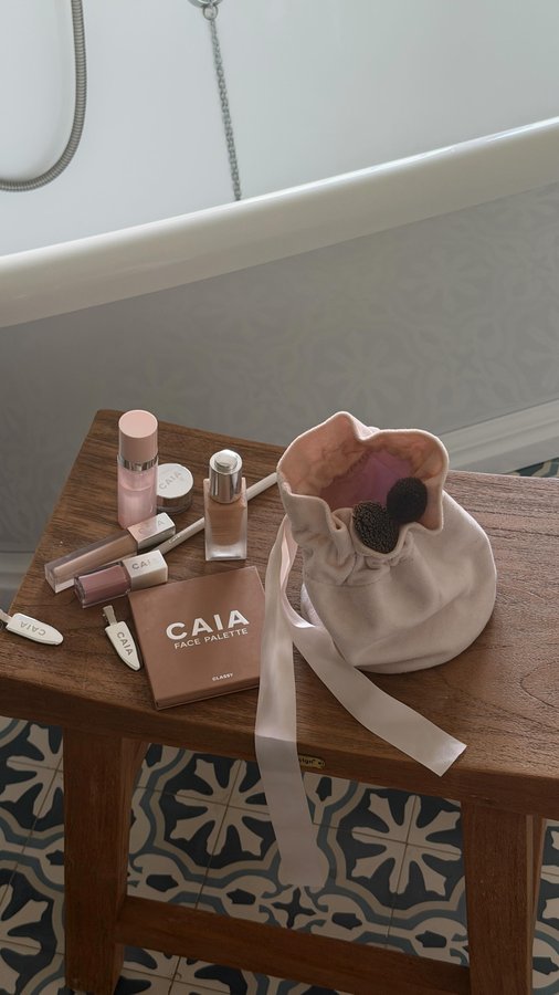 Instagram post by @patriciawirschke for CAIA Cosmetics. Caption reads: Get ready with me using @caiacosmetics 

Skin prep....