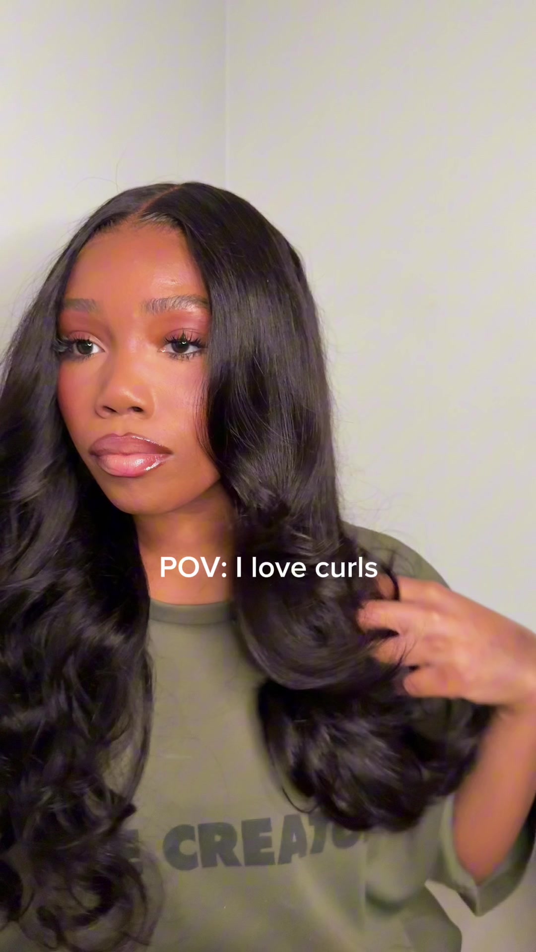 TikTok post by @niavtoria for Amanda Hair. Caption reads: @amandahair_official @Amanda Hair Store [...].