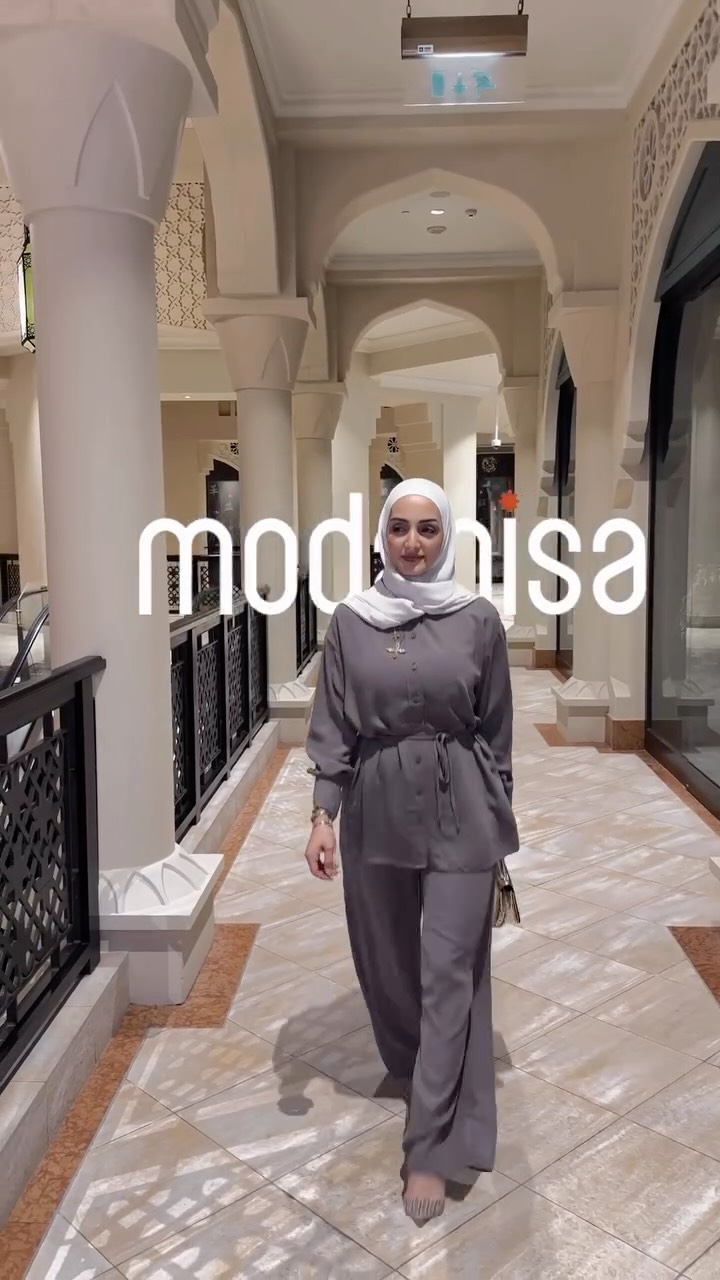 Instagram post by @duaa.kassoumeh for Modanisa. Caption reads: ⁨	⁨	⁨	ح حطلكم بالبايو رايط تياب طلبي من....