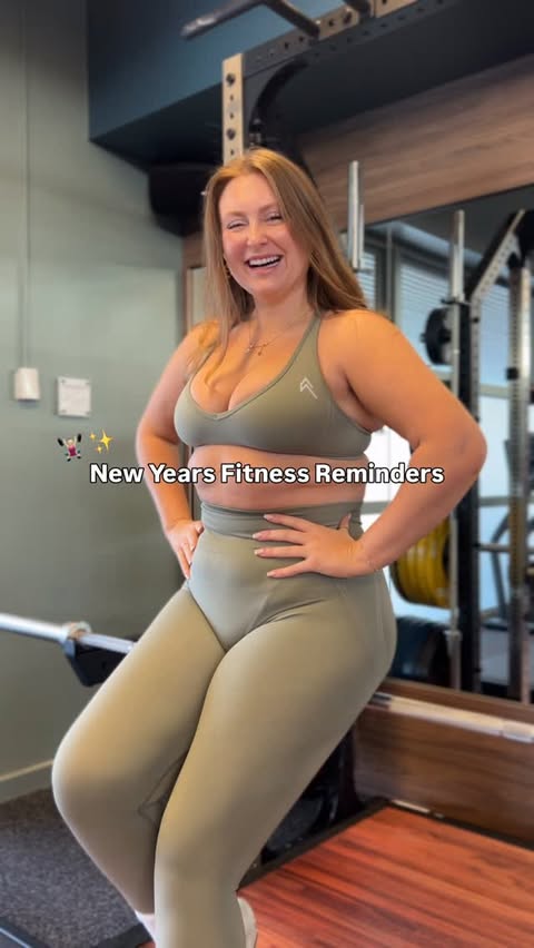Instagram post by @sophthickfitnesss for Abbott Lyon. Caption reads: It’s been SO NOISY already with the “New year New....