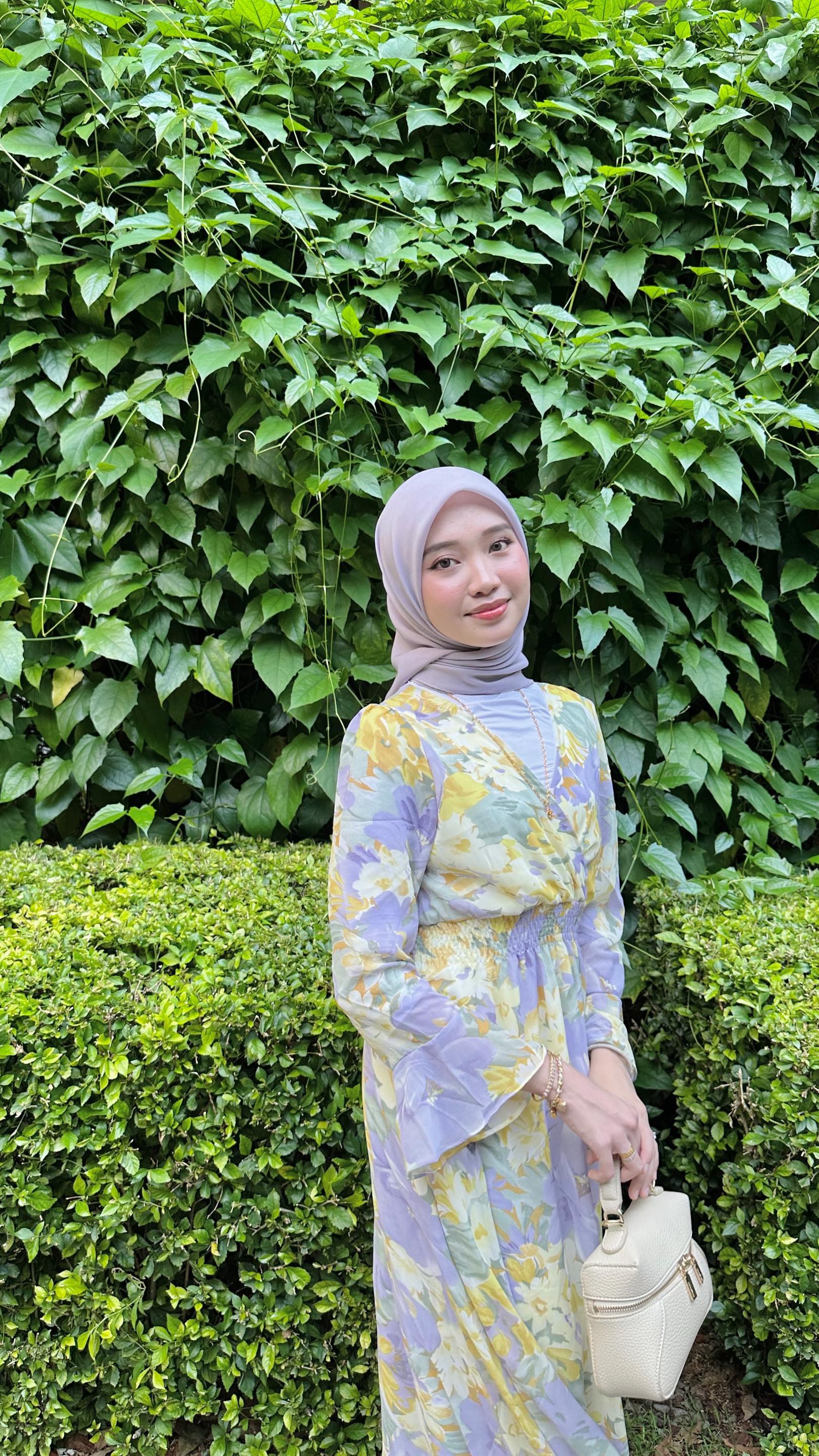 Instagram post by @tqahridhwana for TudungPeople. Caption reads: [...] why it never goes out of style✨....