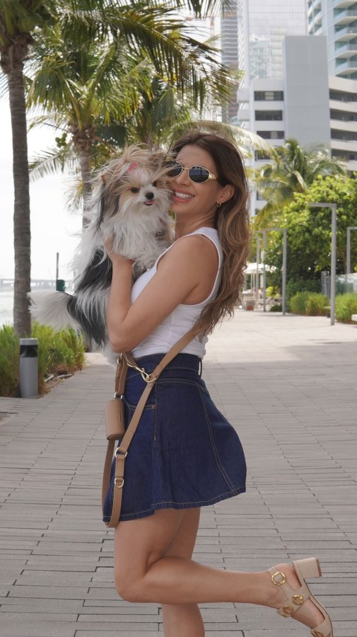 Instagram post by @carosuki for Larroudé. Caption reads: I’m so in love I can’t even explain 🥹 @larroude....