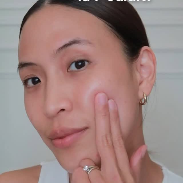 Instagram post by @pipodiy for CLARINS USA. Caption reads: ครีมอะไรทำได้ถึงขนาดนี้ภายใน 7 วัน!❓

@clarinsth....