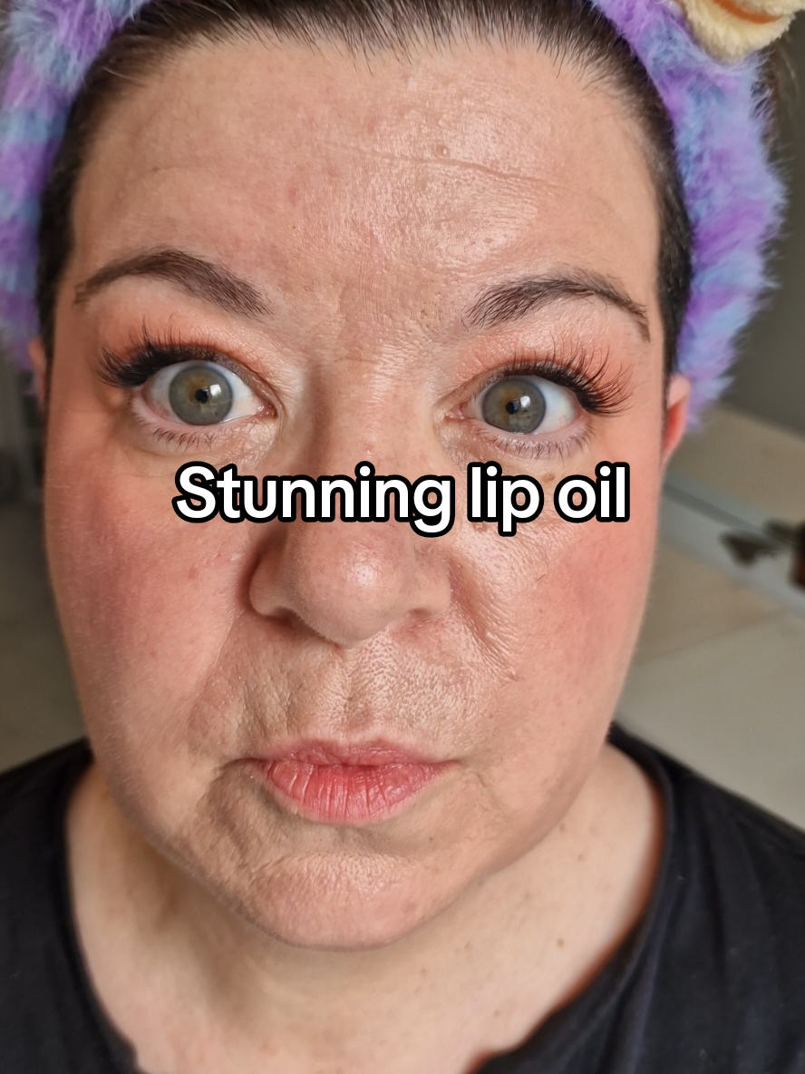 TikTok post by @angela.hawkins for Chillab. Caption reads: @CHILLAB.UK @CHILLAB This lipoil has [...].