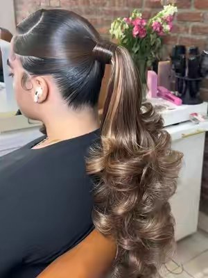 TikTok post by @realdashofbarbie for Ygwigs. Caption reads: [...] I’ve done 😍🎀 we used 2 bundles from....