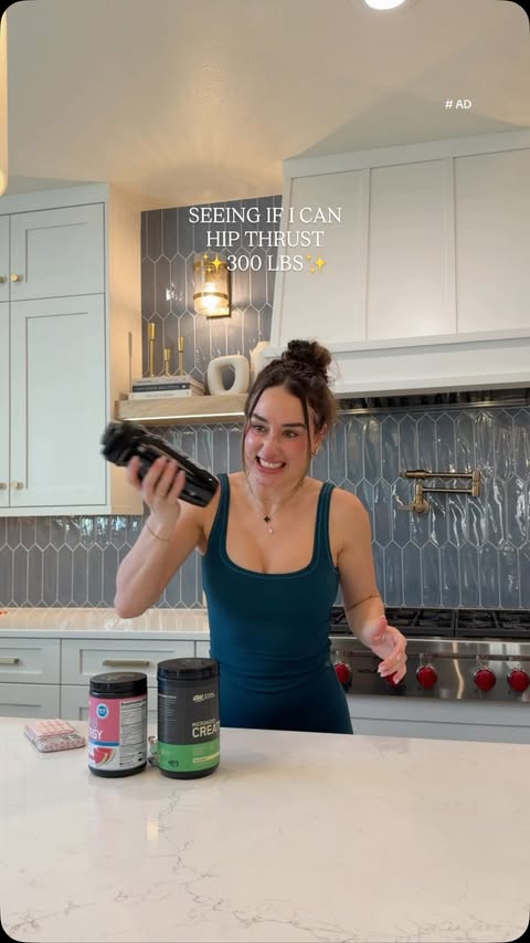 Instagram post by @chloegottschalk for Optimum Nutrition. Caption reads: #OptimumNutritionPartner Woke up feeling strong,....