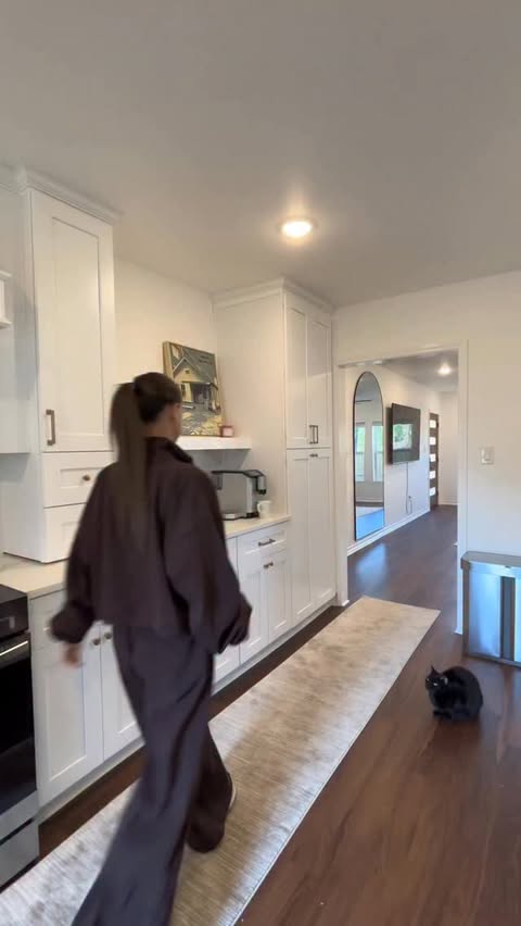 Instagram post by @carissareeseee for Eureka. Caption reads: I’ll gladly continue to take credit for my sparkly....