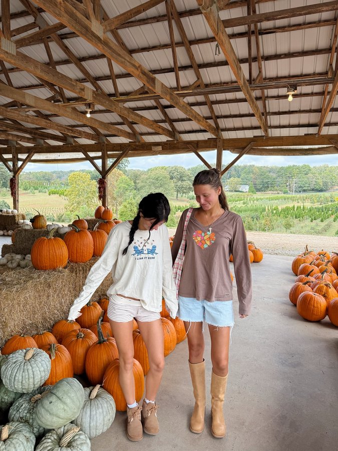 Instagram post by @hanna_noellee for Life Is Good. Caption reads: [...] 🫶🏼🍁 you can use my code: HANNA20....