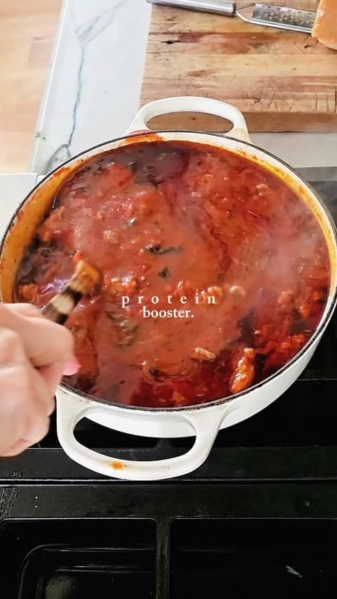 Instagram post by @allyskitchen for Paleovalley. Caption reads: [...] and I'll DM you a link to what I use.....