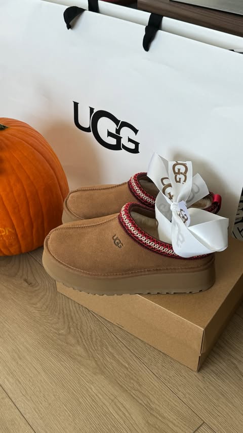 Instagram post by @chau.ng_ for UGG. Caption reads: My first NYC Fall is off to a great start @ugg 🤎....