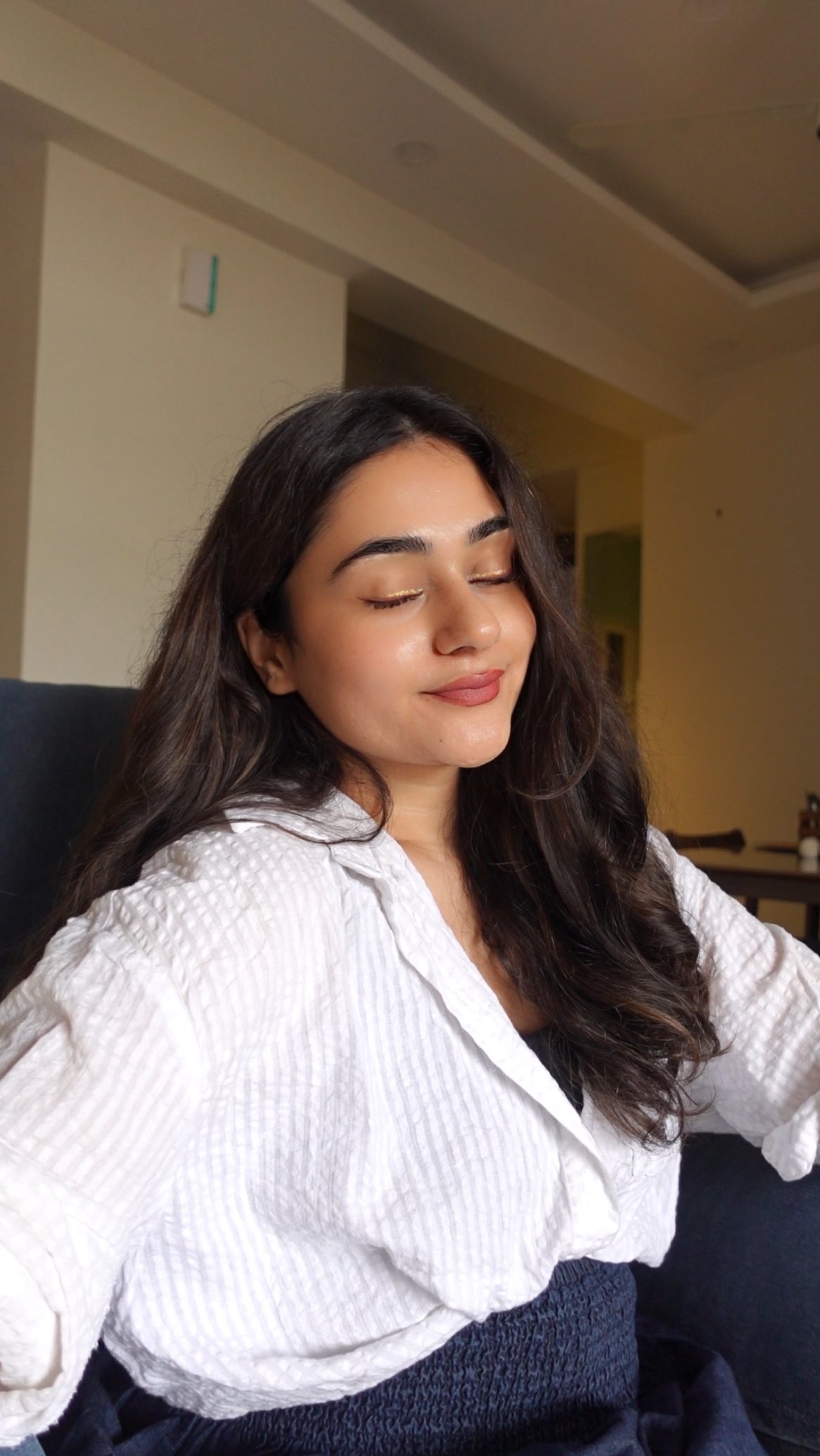 Instagram post by @madhulika_joshi for Swiss Beauty Select. Caption reads: These glitter eyeliners are my new....